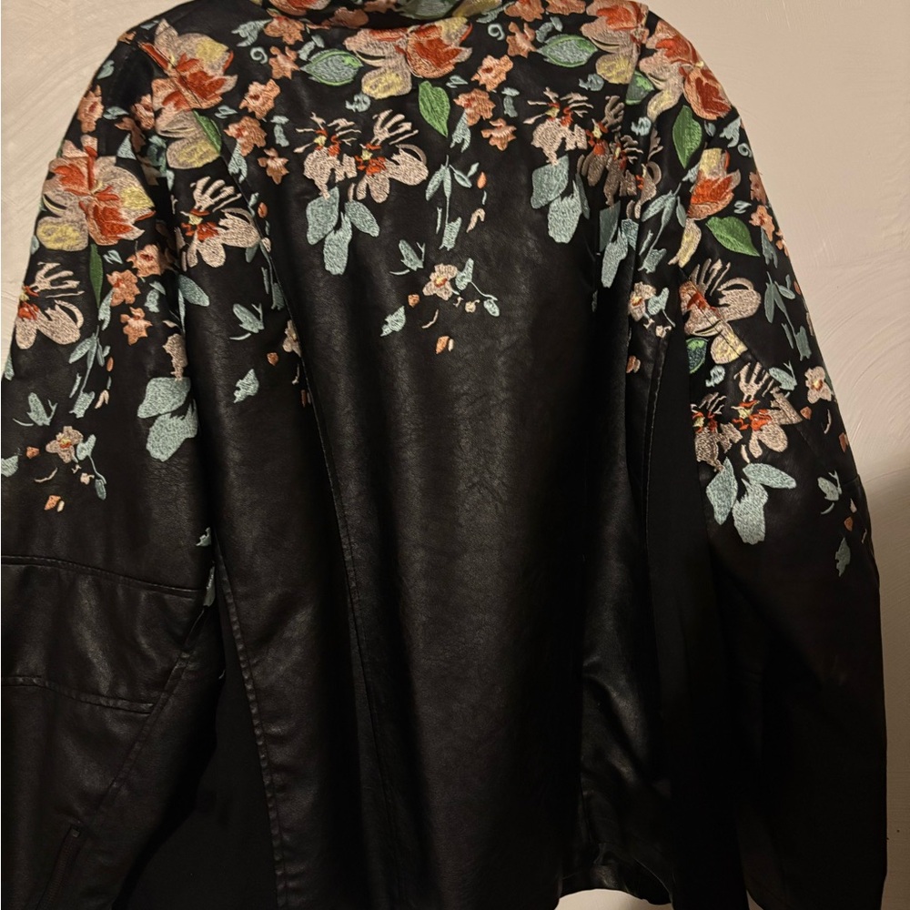 Colleen Lopez Black Jacket with Multicolor Floral Embroidery - Picture 6 of 7